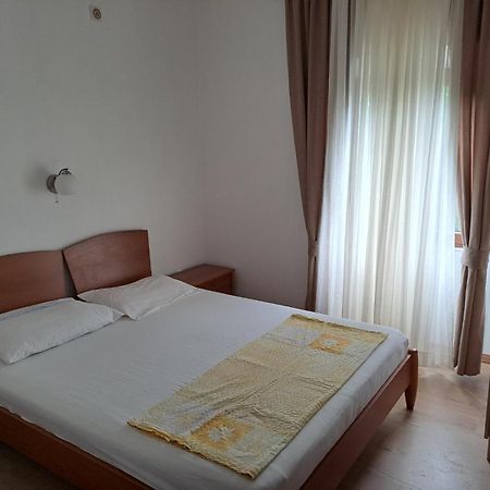 Apartments Petrovic Tivat Eksteriør billede