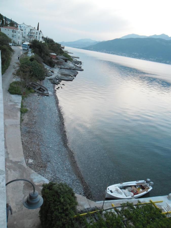 Apartments Petrovic Tivat Eksteriør billede