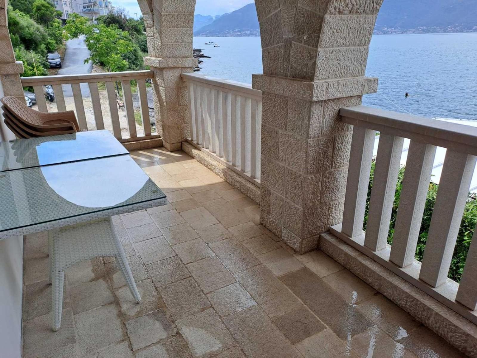 Apartments Petrovic Tivat Eksteriør billede