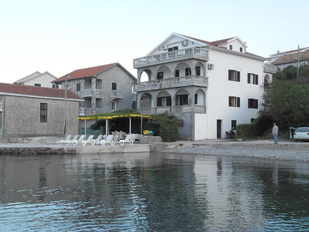 Apartments Petrovic Tivat Eksteriør billede