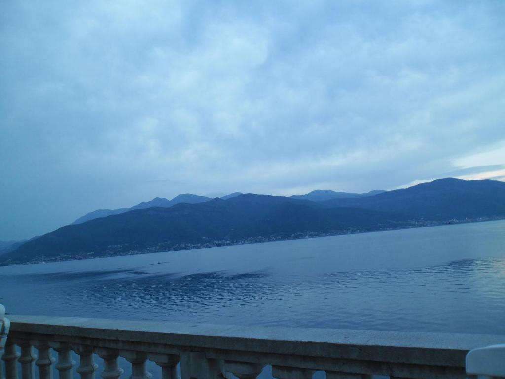 Apartments Petrovic Tivat Eksteriør billede