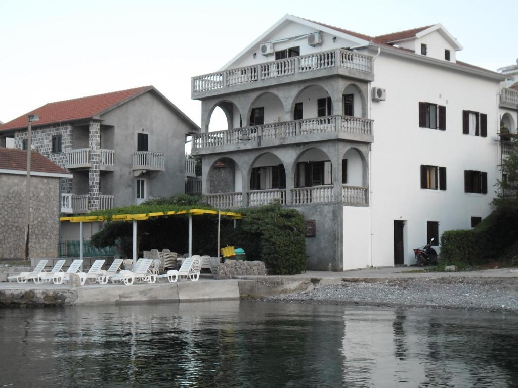 Apartments Petrovic Tivat Eksteriør billede